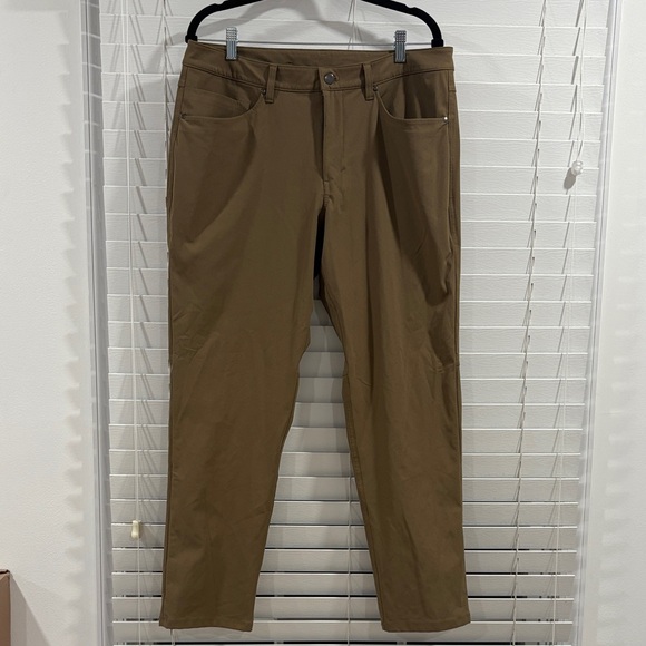 Lululemon Athletica Men's Olive ABC Straight Fig